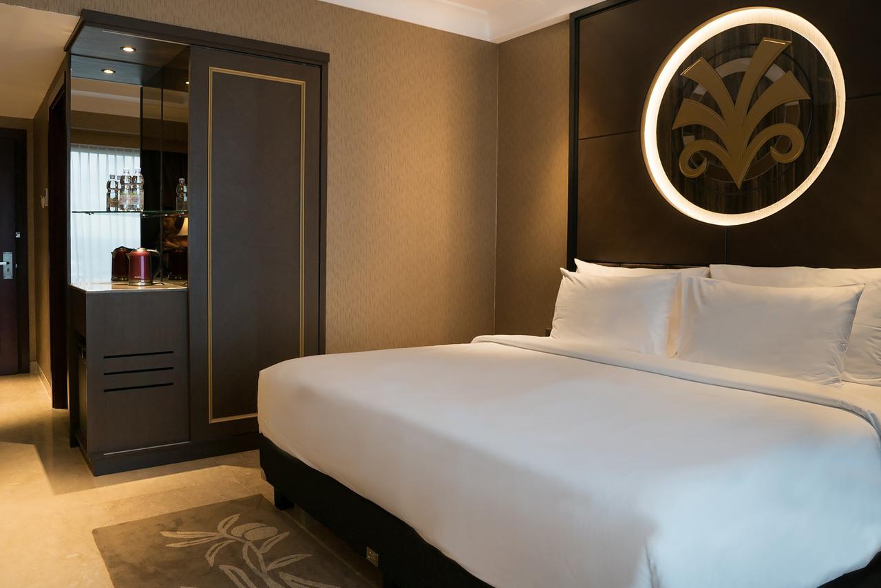 Myko Hotel & Convention Center Makassar Extérieur photo