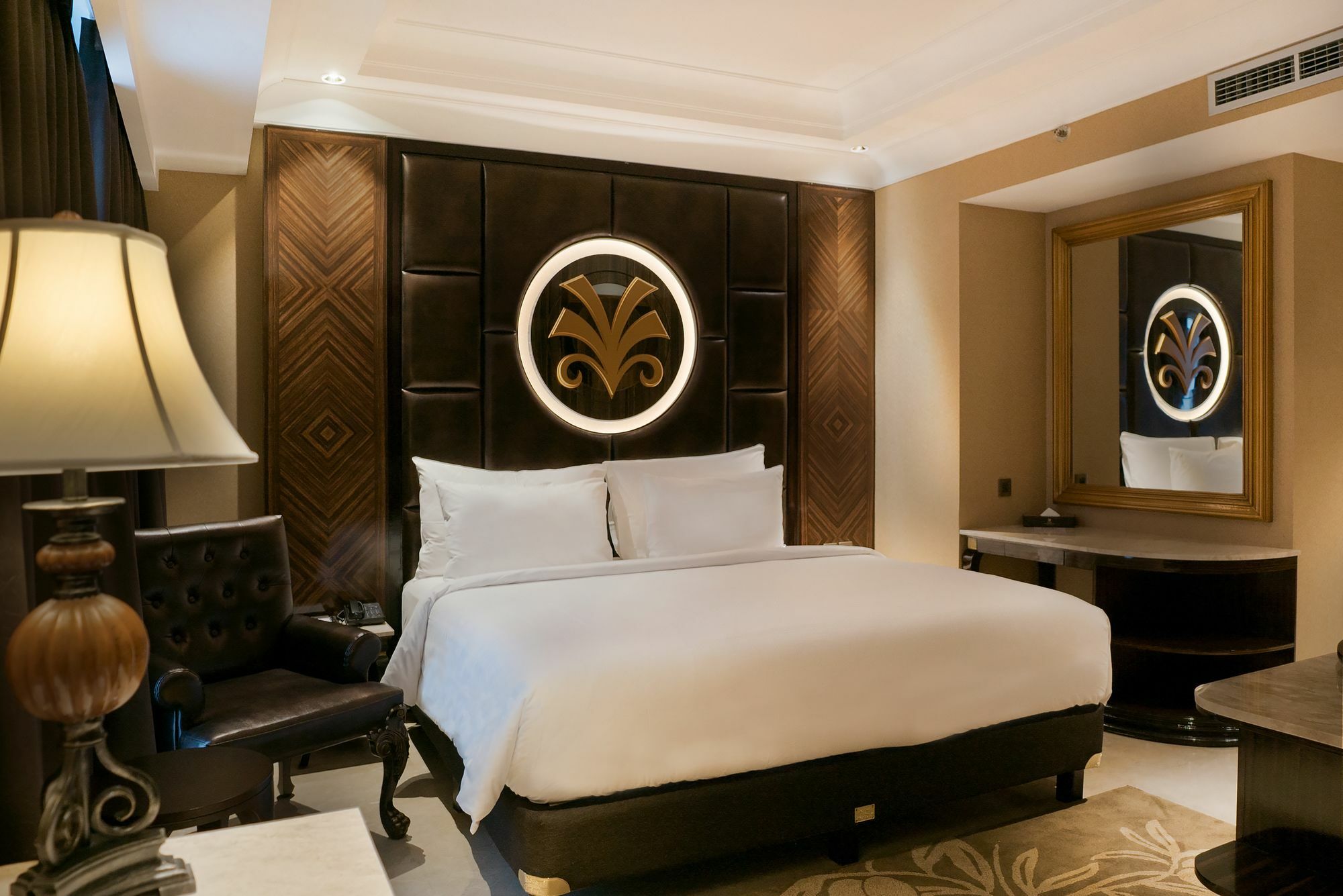 Myko Hotel & Convention Center Makassar Extérieur photo